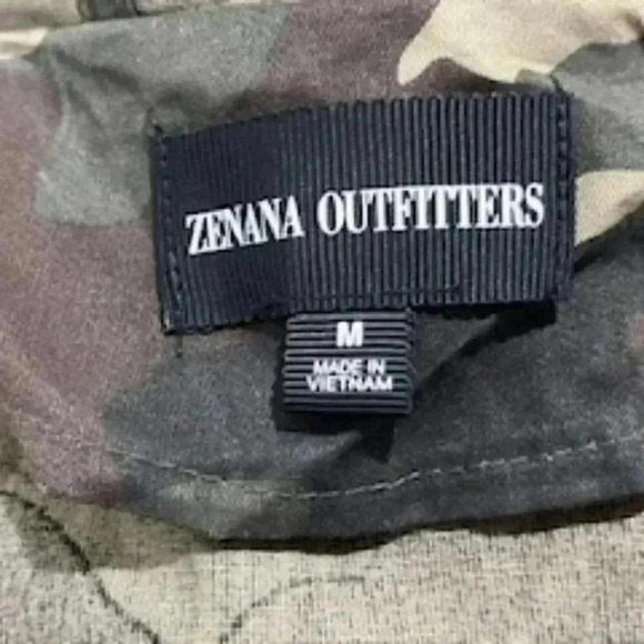 Zenana Outfitters Vest Women Medium Camouflage Hooded EUC - Picture 13 of 14